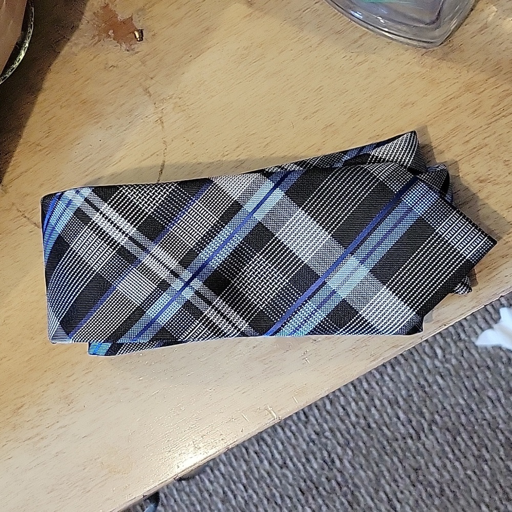 Neck tie - Picture 2 of 2